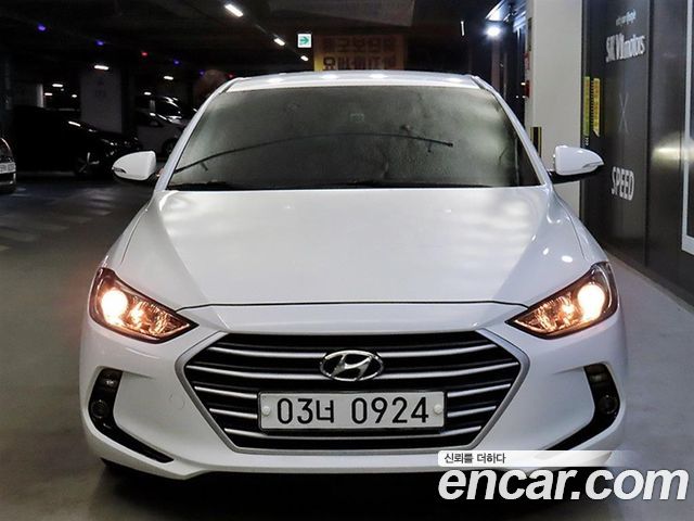 Hyundai AVANTE 1.6 e-VGT SMART — пробег 215 587 км — фото 3 из 5
