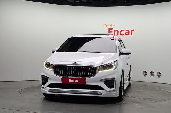 Kia Carnival Gasoline 7-Seater Limousine President — пробег 135 360 км — фото 3 из 5