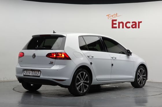 Volkswagen Golf 1.4 TSI Premium — пробег 143 467 км — фото 2 из 5