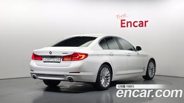 BMW 5-Series 530i Luxury Plus — пробег 48 227 км — фото 2 из 5