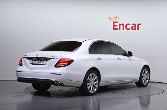 Mercedes-Benz E-Class E220d 4MATIC Exclusive — пробег 256 847 км — фото 2 из 5