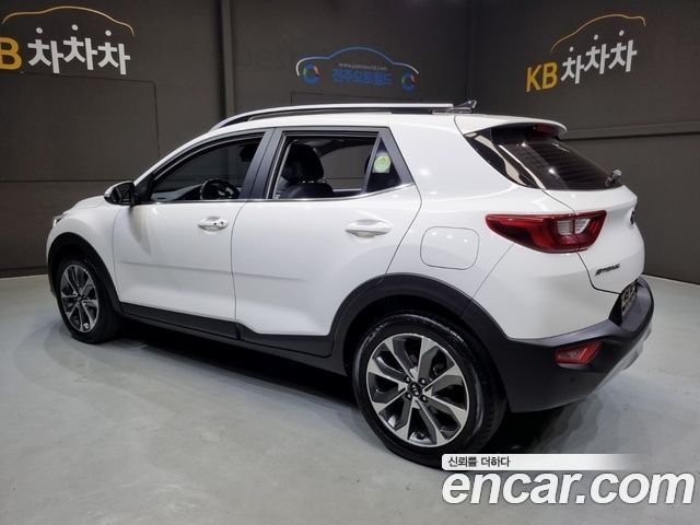 Kia Stonic из Кореи Encar