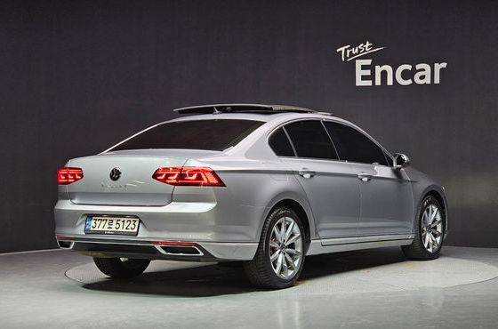 Volkswagen Passat 2.0 TDI Prestige — пробег 53 925 км — фото 2 из 5