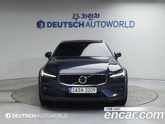 Volvo V60 B5 Ultimate AWD — пробег 46 436 км — фото 3 из 5