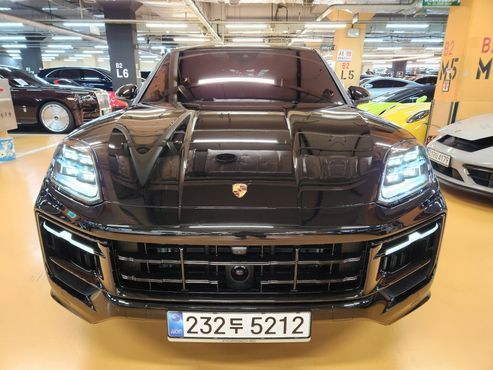 Porsche Cayenne 3.0 S E-Hybrid Coupe — пробег 9 950 км — фото 1 из 5