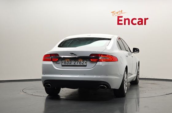 Jaguar XF 3.0D Premium X250 — пробег 112 134 км — фото 4 из 5