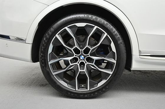 BMW X7 xDrive 40i M Sport 6STR — пробег 11 046 км — фото 5 из 5
