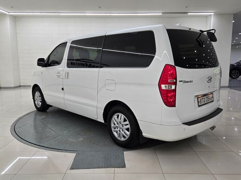 Hyundai Starex Van 5-Seater Modern — пробег 208 000 км — фото 5 из 5