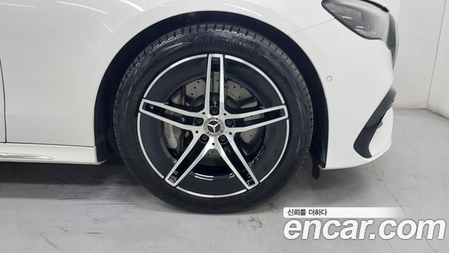 Mercedes-Benz E-Class E300 4MATIC AMG Line — пробег 21 531 км — фото 5 из 5