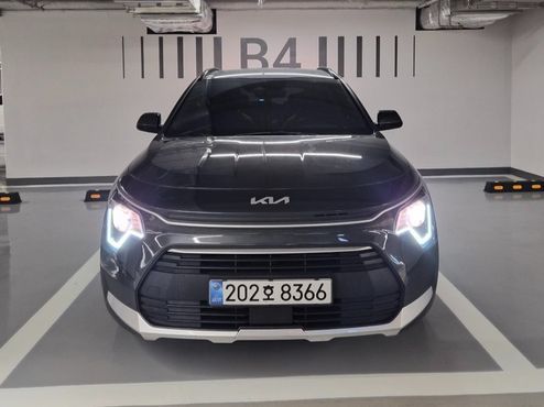 Kia Niro Prestige — пробег 22 300 км — фото 1 из 5