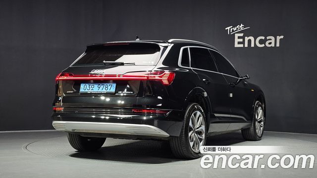 Audi e-tron из Кореи Encar