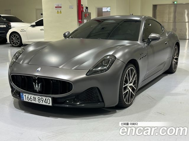 Maserati GranTurismo 3.0 V6 Modena — пробег 6 400 км — фото 1 из 5