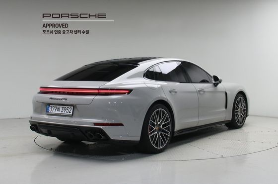 Porsche Panamera 4.0 GTS — пробег 3 050 км — фото 2 из 5