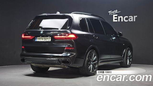 BMW X7 M50i Frozen Black Edition 6STR — пробег 104 478 км — фото 2 из 5