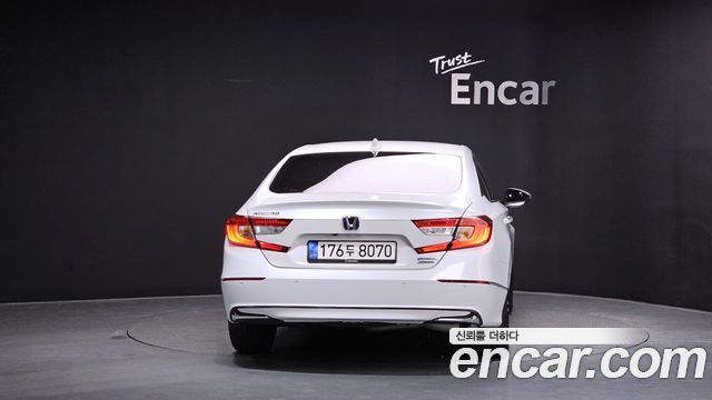 Honda Accord 2.0 Hybrid Touring — пробег 55 223 км — фото 4 из 5
