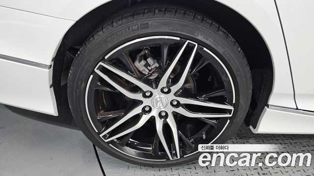 Honda Accord 2.0 Hybrid Touring — пробег 55 223 км — фото 5 из 5