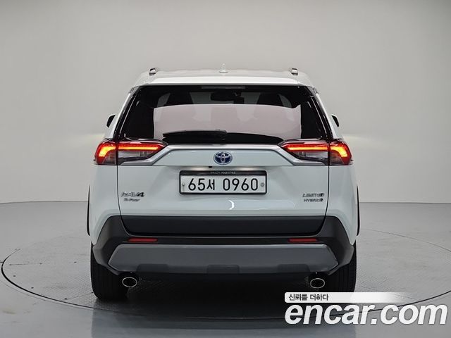 Toyota RAV4 2,5 4WD Hybrid LTD — пробег 75 650 км — фото 3 из 5