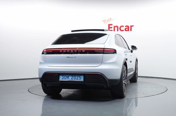 Porsche Macan Base 4 — пробег 46 330 км — фото 4 из 5