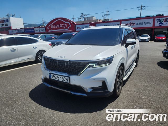 Kia Carnival 9-Seater Signature — пробег 68 505 км — фото 1 из 5