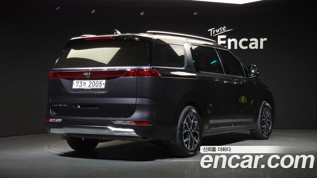 Kia Carnival 11-Seater Signature — пробег 53 548 км — фото 2 из 5