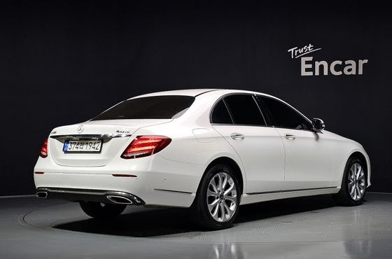 Mercedes-Benz E-Class E300 4MATIC Exclusive — пробег 144 696 км — фото 2 из 5