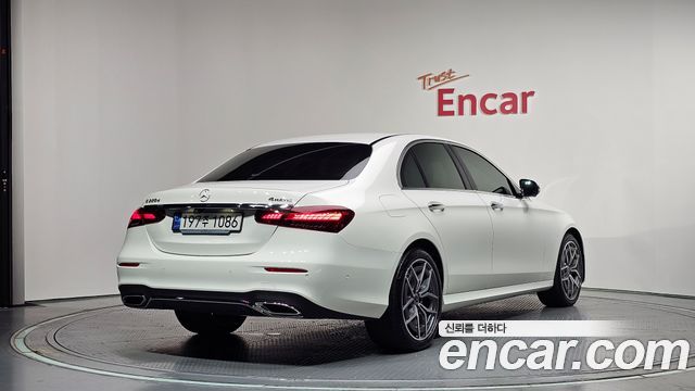 Mercedes-Benz E-Class из Кореи Encar