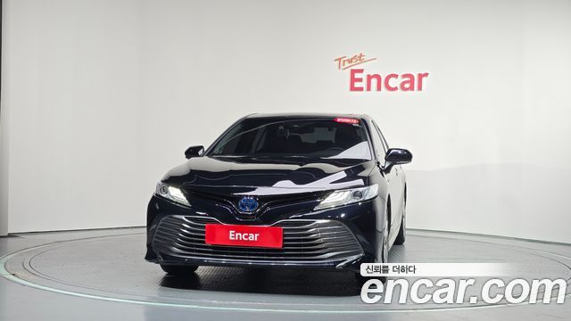 Toyota Camry 2.5 XLE Hybrid — пробег 65 975 км — фото 3 из 5