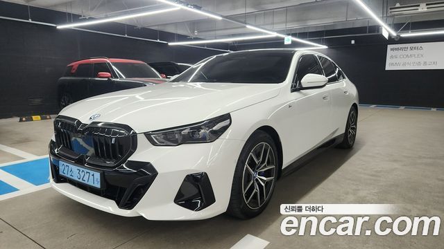 BMW i5 eDrive 40 M Sport — пробег 36 485 км — фото 1 из 5