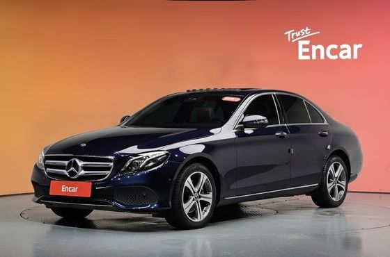 Mercedes-Benz E-Class E220d Avantgarde — пробег 72 059 км — фото 1 из 5