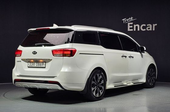Kia Carnival 9-seater Prestige — пробег 370 676 км — фото 2 из 5