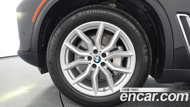 BMW X5 xDrive 40i xLine — пробег 106 373 км — фото 5 из 5