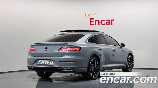 Volkswagen Arteon 2.0 TDI R-LIINE 4Motion — пробег 28 989 км — фото 2 из 5