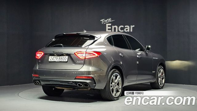 Maserati Levante из Кореи Encar