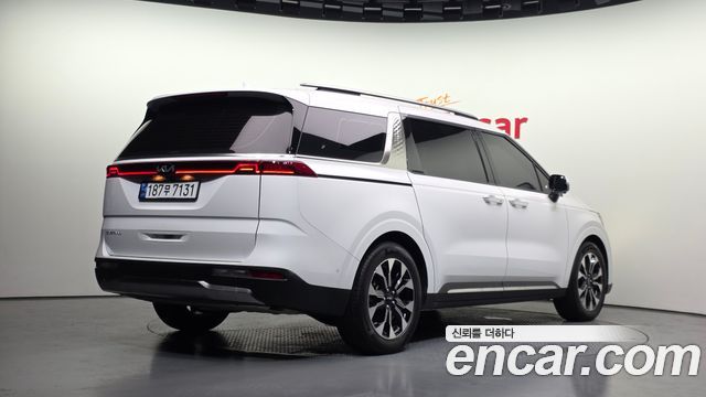 Kia Carnival 9-Seater Signature — пробег 82 854 км — фото 2 из 5