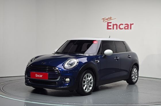 Mini Cooper 5Door HIGH 3rd — пробег 67 436 км — фото 1 из 5