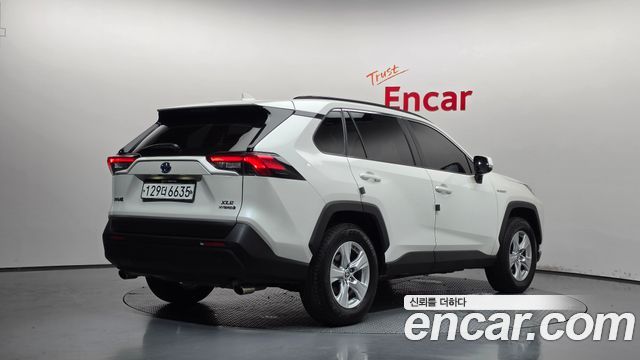 Toyota RAV4 2.5 2WD Hybrid — пробег 63 436 км — фото 2 из 5