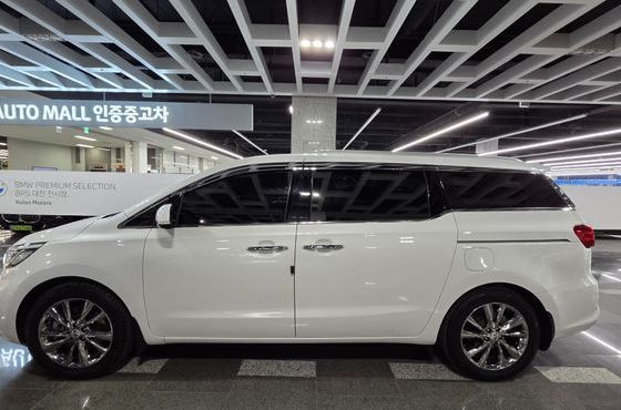 Kia Carnival 9-Seater Prstige — пробег 75 674 км — фото 5 из 5