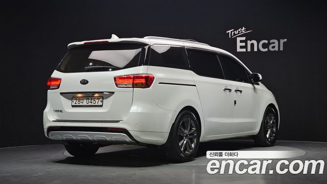 Kia Carnival из Кореи Encar