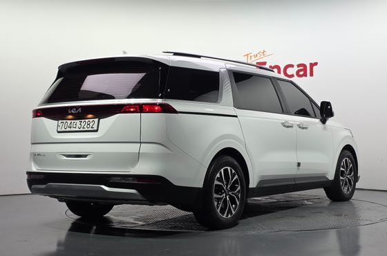 Kia Carnival Gasoline 11-Seater Prestige — пробег 12 673 км — фото 2 из 5