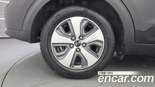 Kia Niro Prestige — пробег 137 235 км — фото 5 из 5