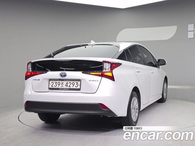 Toyota Prius 1.8 — пробег 72 591 км — фото 4 из 5