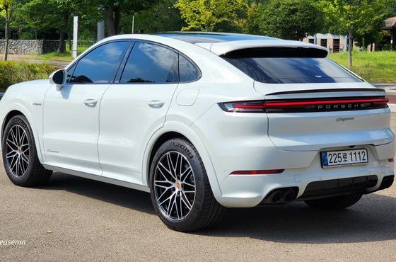 Porsche Cayenne 3.0 E-Hybrid Coupe — пробег 36 536 км — фото 3 из 5