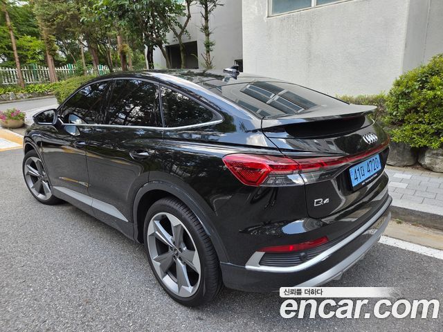 Audi Q4 e-tron 45 Premium Sportback — пробег 1 300 км — фото 4 из 5