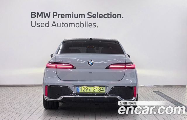 BMW 7-Series 740i xDrive M Sport — пробег 4 200 км — фото 4 из 5