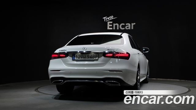 Mercedes-Benz E-Class E220d 4MATIC AMG Line — пробег 184 227 км — фото 4 из 5