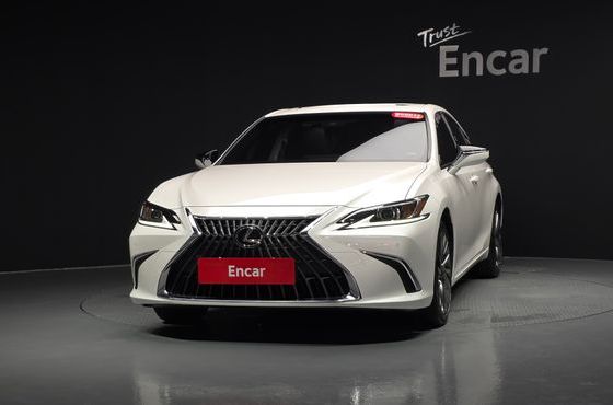Lexus ES Luxury Plus — пробег 42 526 км — фото 3 из 5