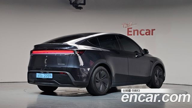 Tesla Model Y Long Range AWD — пробег 26 853 км — фото 2 из 5