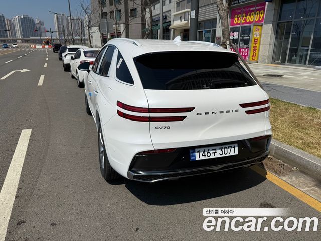 Genesis GV70 2.5T Gasoline 2WD — пробег 4 500 км — фото 2 из 5