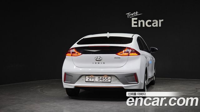 Hyundai Ioniq из Кореи Encar