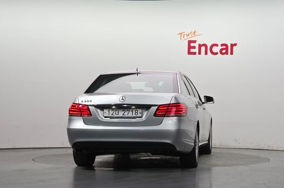 Mercedes-Benz E-Class E200 Elegance — пробег 141 148 км — фото 4 из 5